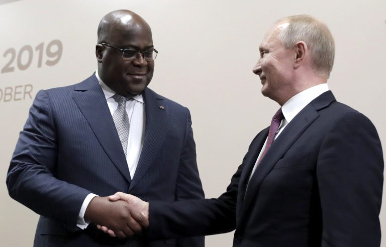 Vladimir Poutine et le président Félix Tshisekedi 0987