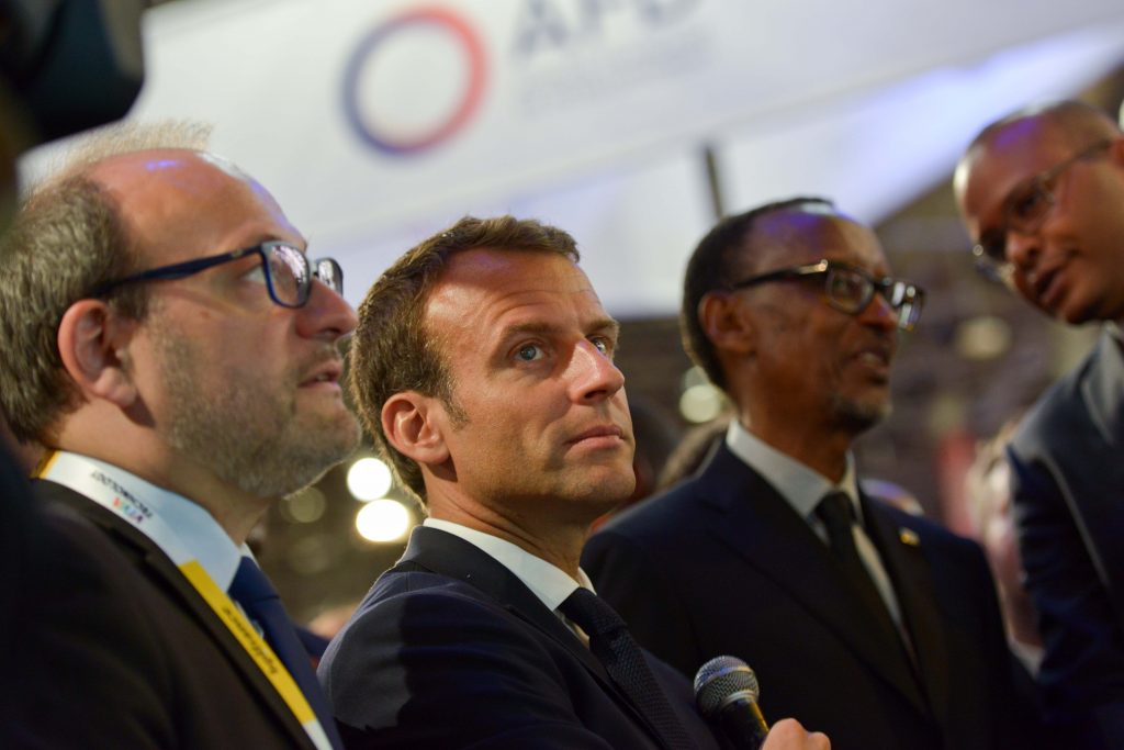 Macron en Afrique 333330986